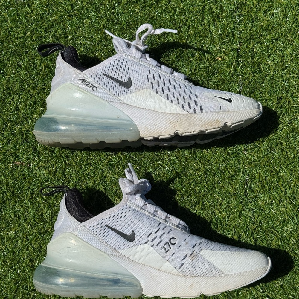 Nike White and Black Sneakers